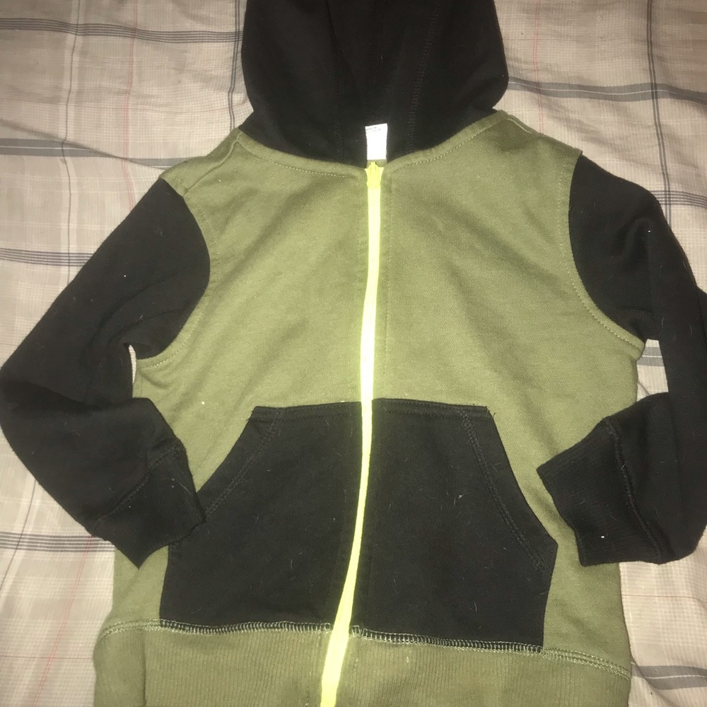 Boys light sweater.